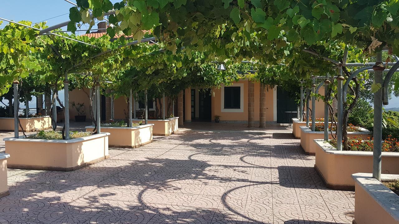 Lisandro Wine Resort Apartments Caserta Castel Campagnano Exterior foto